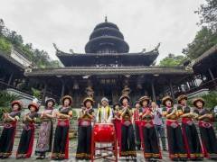 恩施土司城、腾龙洞二日游 体验土家文化 玩转恩施古城图1