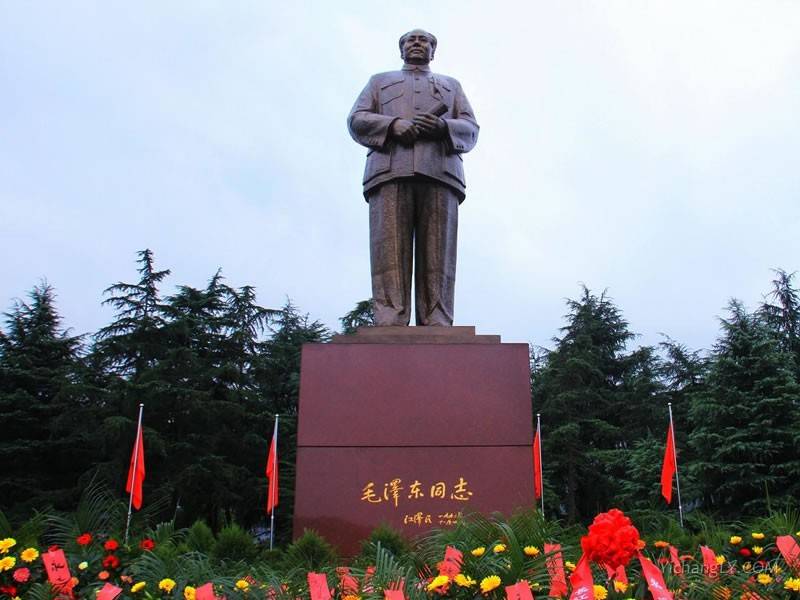 韶山风景区——毛主席雕像