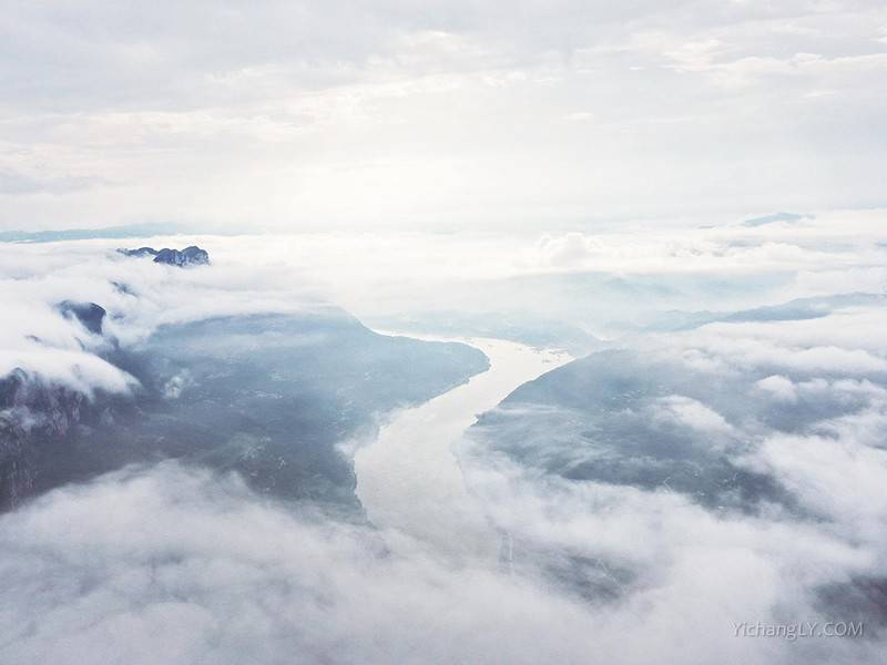 云雾西陵峡成夏游美景
