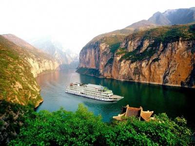 長江三峽豪華游船能同時過三峽大壩和葛洲壩嗎？是哪艘船？