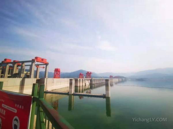 宜昌必游 坐船去三峡大坝纯玩一日游（两坝一峡坐船过葛洲坝游西陵峡看三峡大坝）