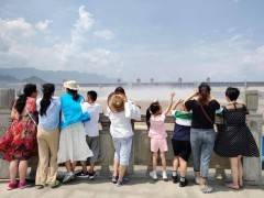 三峡大坝旅游景区刷新历史最高记录2023年迎客突破320万人