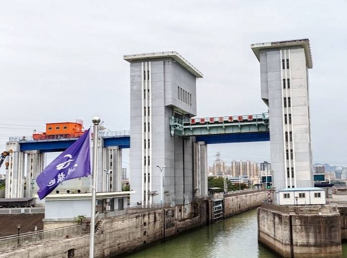 豪华游船两坝一峡半日游【船过葛洲坝船闸+西陵峡】图5