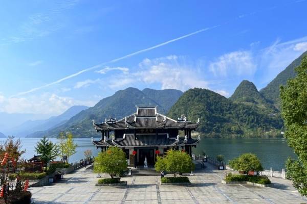 年卡景区直通车线路增加清江画廊线