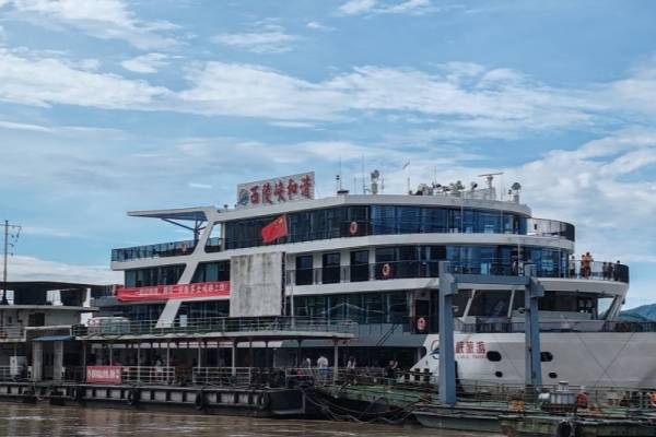 两坝一峡+三峡升船机一日游怎么玩?一天能过两个坝吗?