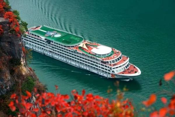 【黄金号系列】长江万吨级五星豪华游轮 七艘不同风格的游船适合老人小孩一起出行