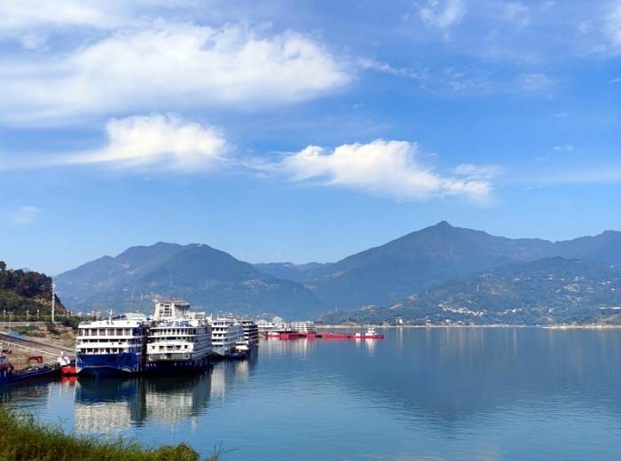 【三峡游船】重庆-宜昌下水四天三晚 总统八号邮轮船票一票在手畅游三峡图1