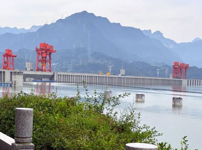 乘长江豪华游船过葛洲坝船闸览高峡出平湖【两坝一峡】一日游图1