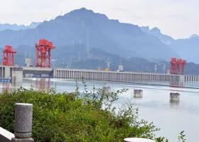 乘长江豪华游船过葛洲坝船闸览高峡出平湖【两坝一峡】一日游