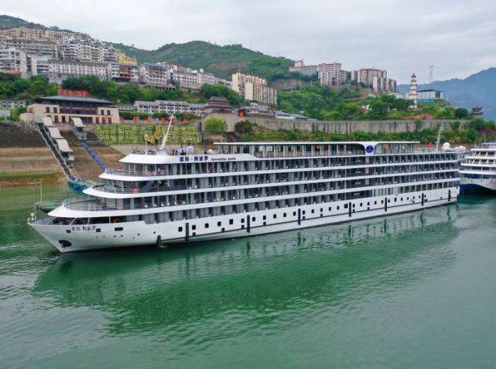 阿波罗游船重庆到宜昌5天4晚 【赠送重庆纯玩1日游】第6代新船·电力静音 江景阳台房【赠-大坝/石宝寨/丰都/巫峡/瞿塘峡】图1