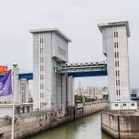 乘豪华游船过葛洲坝船闸览高峡出平湖【两坝一峡】一日游