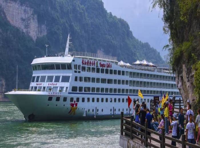 【黄金6号游船】宜昌到重庆5天4晚，穿越三峡秘境，邂逅烟火人间图1