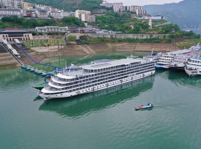【星际阿波罗游船】宜昌到重庆5日4晚，承包你的峡江浪漫时光图1