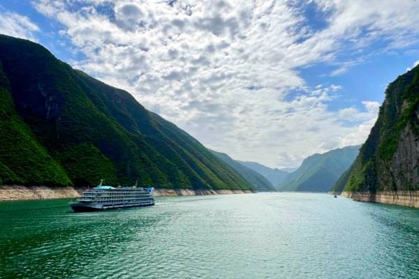 长江三峡世纪江山如诗一日游儿童没有身份证，如何登船？