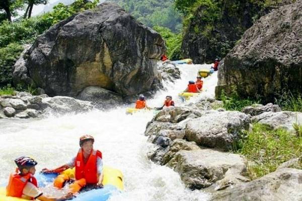 2025朝天吼漂流的门票价格是多少？跟团会更优惠吗、怎么报名？