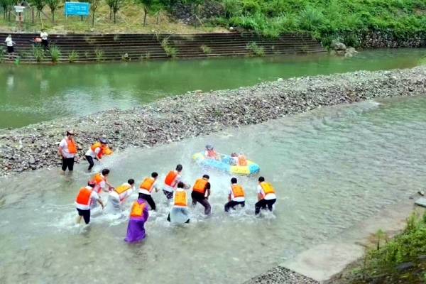 2025朝天吼漂流的开放时间是什么时候？朝天吼漂流跟团的预定方式是多少？