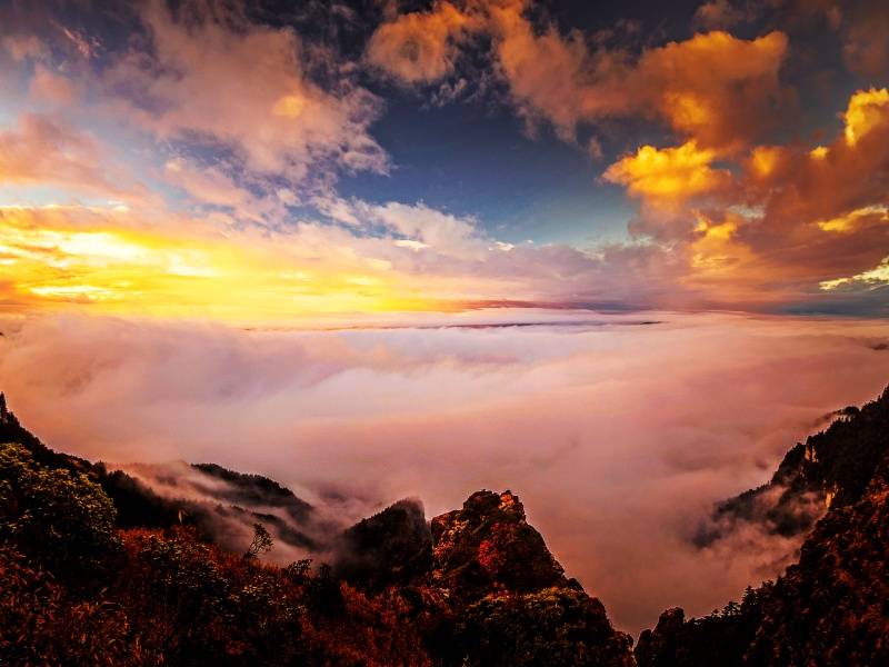 云蒸霞蔚-神农谷-张永林-13302246828_副本