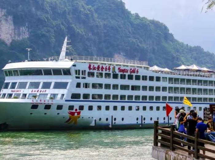 【黄金6号游船】四天三夜，穿越重庆至宜昌的秀丽风景图1