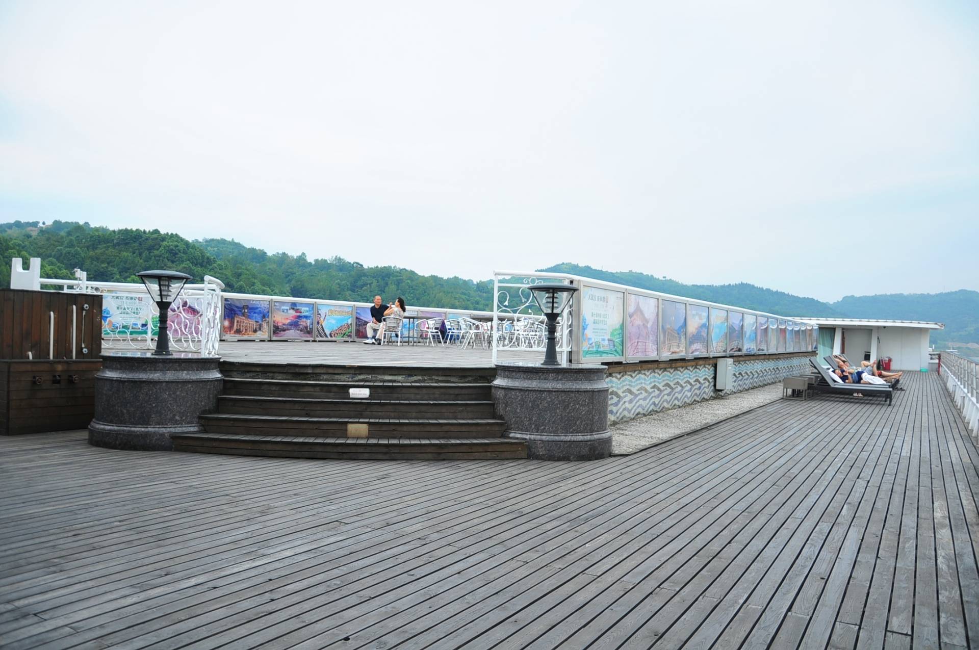 长二6楼观景甲板