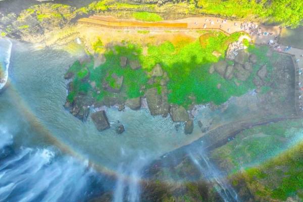 瀑浪开前路，执笔夺魁时！三峡大瀑布祝考生金榜题名