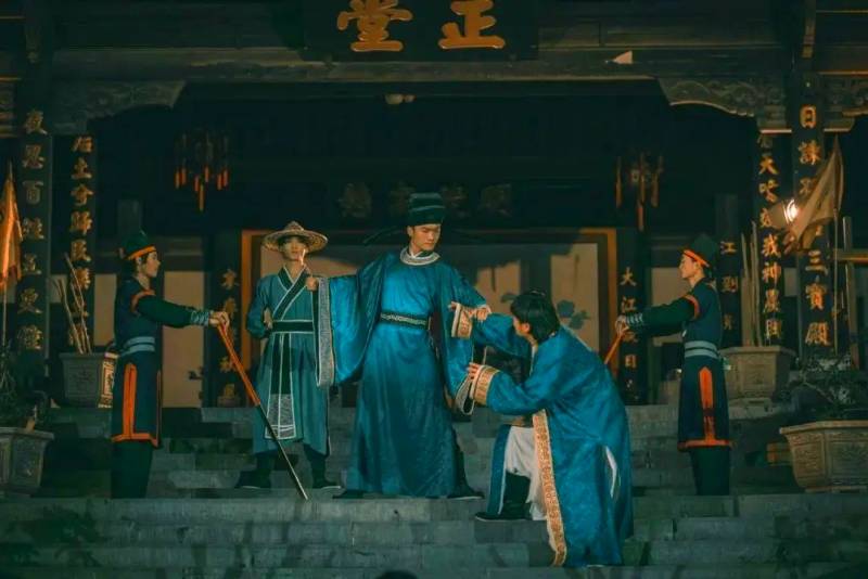 千年巴东一夜回