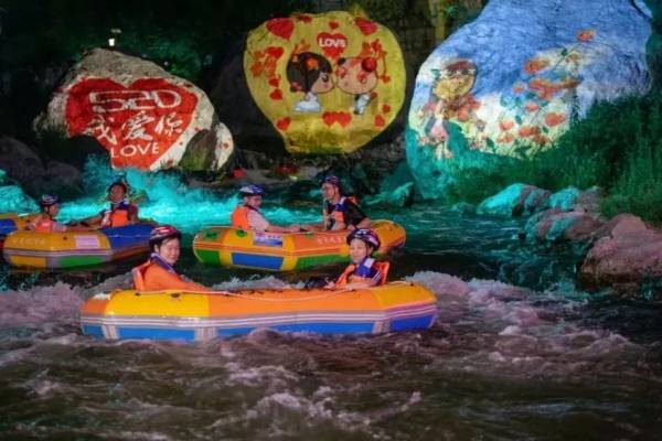 2025年朝天吼景区夜漂项目什么时候开放？