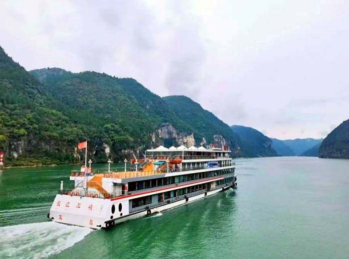 宜昌夜游长江加两坝一峡二日游线路详情，跟团价格图4