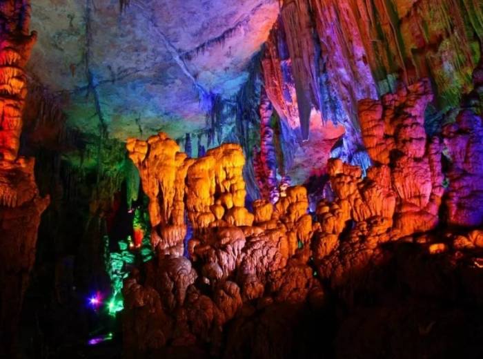 宜昌两坝一峡全域游+三峡大瀑布+金狮洞+情人泉二日游跟团游图4