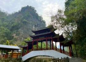 宜昌瀑布全景+船进三峡人家二日游跟团游