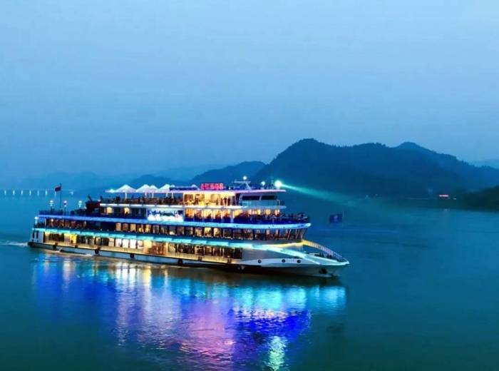宜昌长江夜游船票预定_夜游长江三峡游轮预定_三峡游客中心船票预定图6