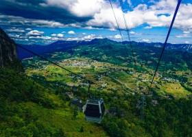 宜昌到恩施土司城·女儿城·恩施大峡谷·地心谷三天两晚纯玩0购物团