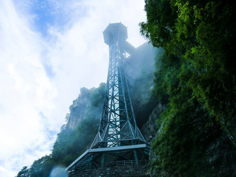 “小蛮腰”垂直电梯_副本