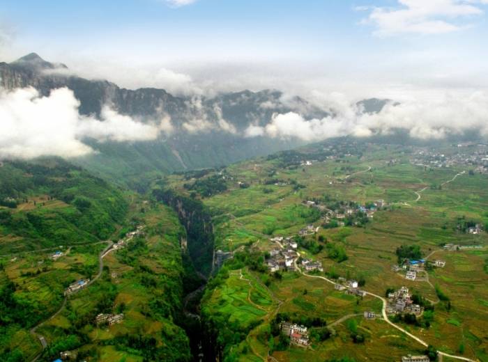 宜昌到恩施（土司城+恩施峡谷+大清江+梭布垭）四天三晚纯玩0购物团图2