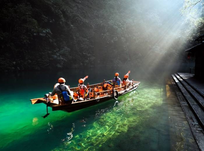 宜昌到恩施（土司城+屏山+宣恩+大清江+地心谷）四天三晚纯玩团图1