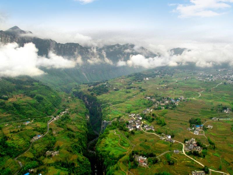 峡谷地缝-左奉国 (2)_副本