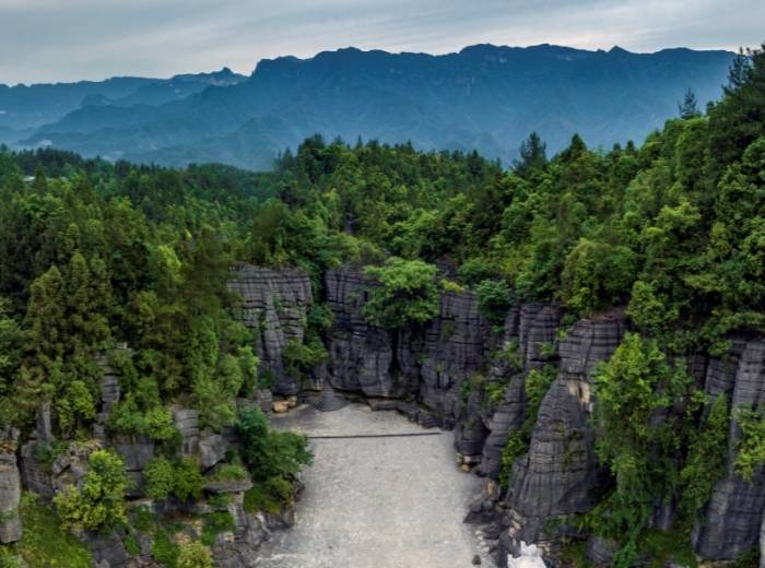 宜昌到恩施纯玩无购物（土司城+恩施峡谷+地心谷+屏山+宣恩+梭布垭）五天四晚品质小团图2