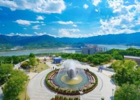 去宜昌两天玩什么 两坝一峡的船“必坐”，瀑布的水帘洞“必穿”