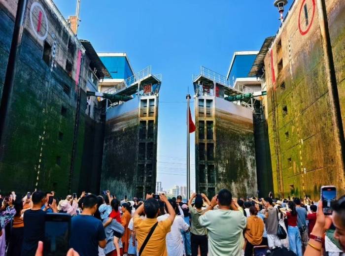 宜昌超经典两坝一峡臻享全域游，过西陵峡，葛洲坝船闸，三峡大坝，升船机一日游的价格图4