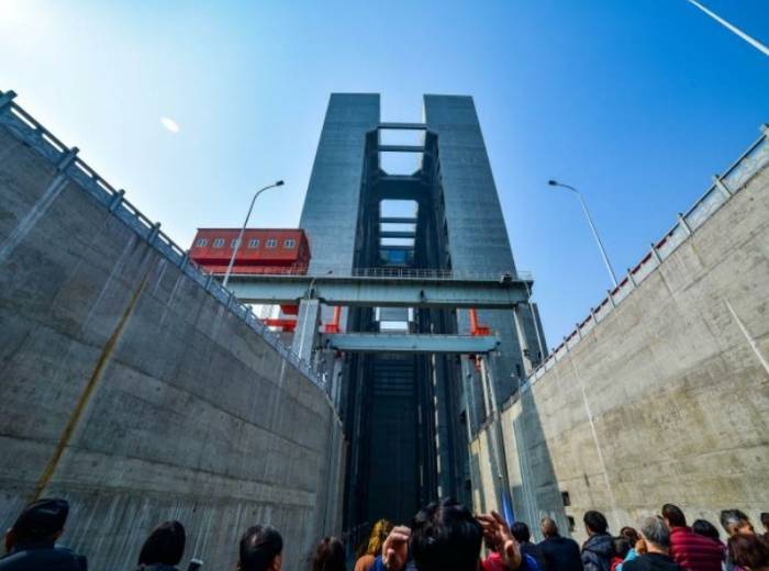 宜昌经典周边一日游<葛洲坝，西陵峡，三峡大坝，三峡升船机>点击预定图1