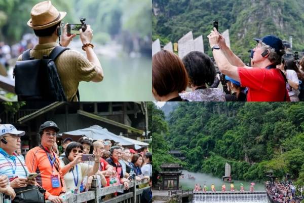 不是画！是宜昌三峡人家：云雾绕青山，扁舟穿碧波，引多国旅行商驻足拍摄