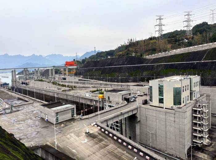 三峡大坝全景一日游,体验毛主席笔下的“高峡出平湖” 高峡平湖游船+三峡大坝一日游图3