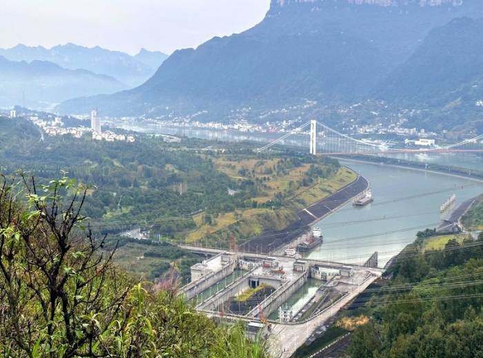 三峡大坝全景一日游，体验毛主席笔下的“高峡出平湖” 高峡平湖游船+三峡大坝一日游图4