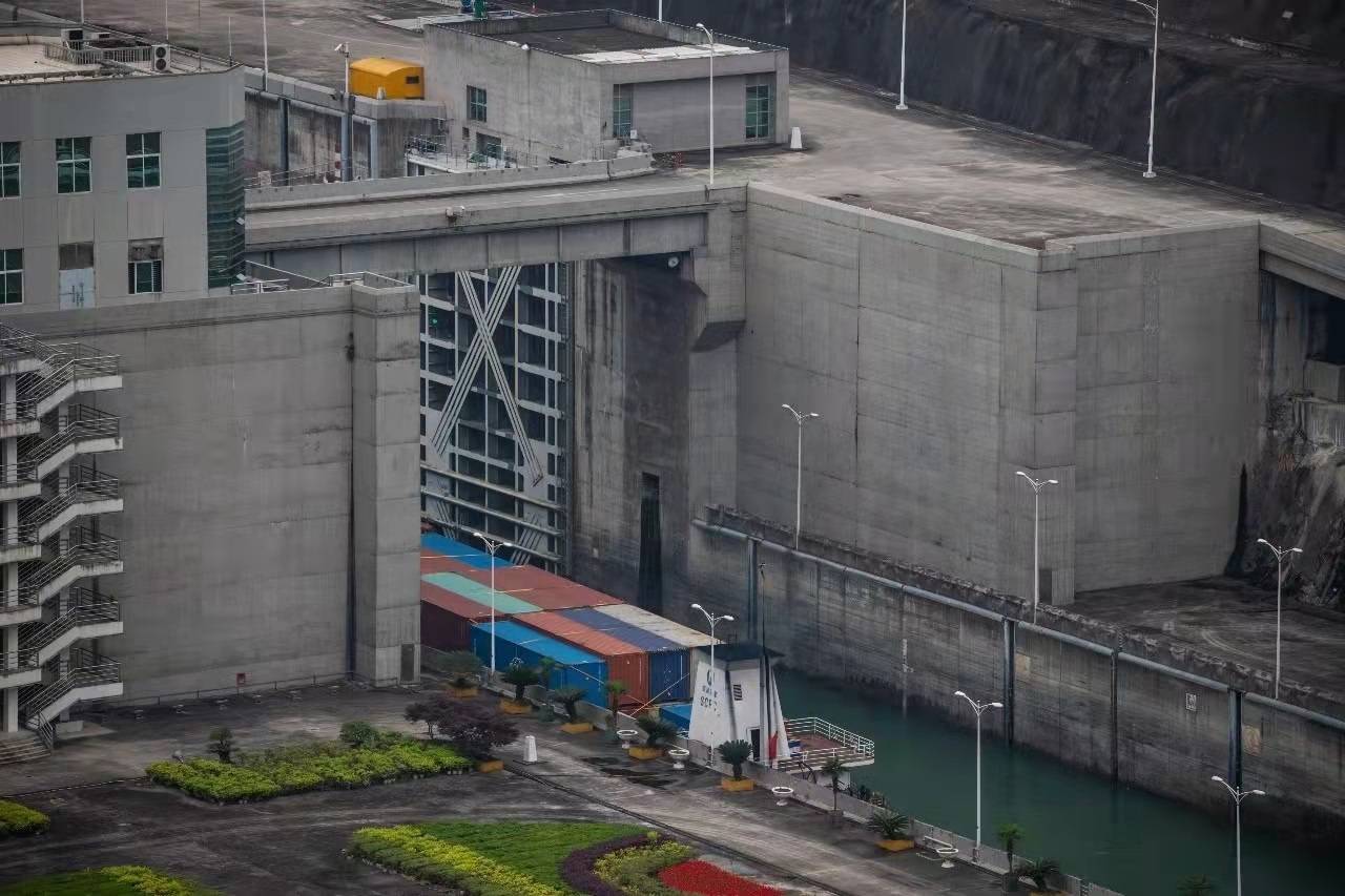 三峽大壩船閘(1)