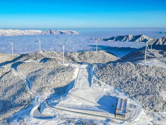 五峰国际滑雪场刺激滑雪一日游图3